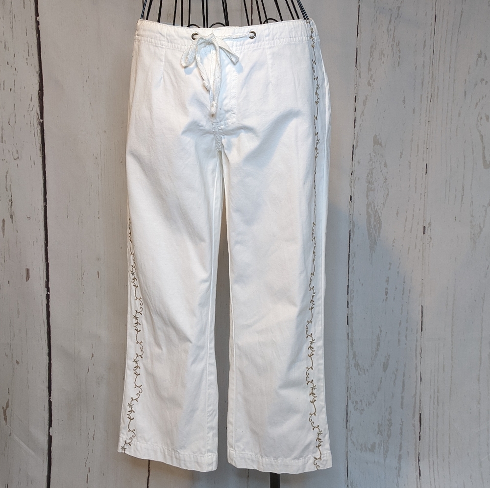 BLUE ASPHALT VINTAGE White Cropped Ankle Embroidery Accents Pants
